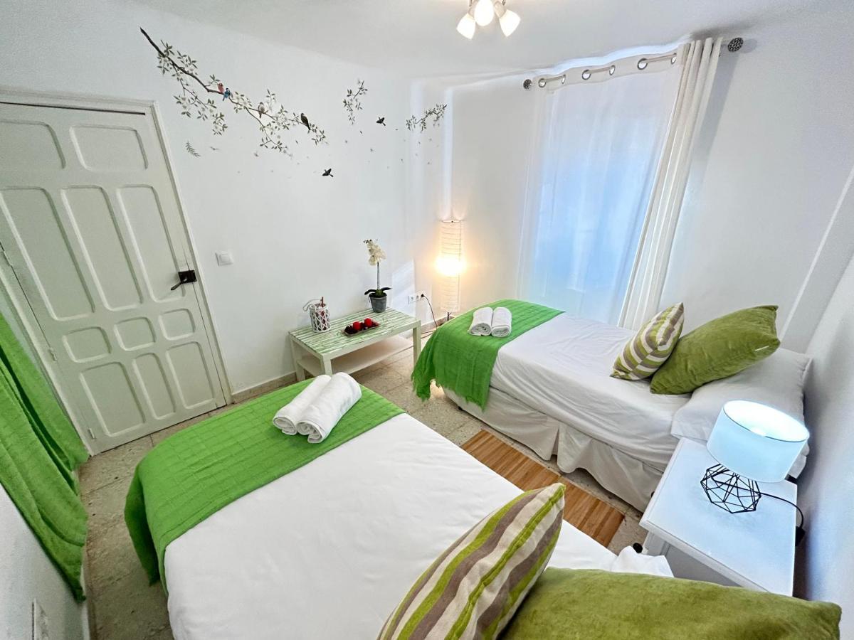 Cozy Town House With Terrace And Free Wifi Villa รอนดา ภายนอก รูปภาพ