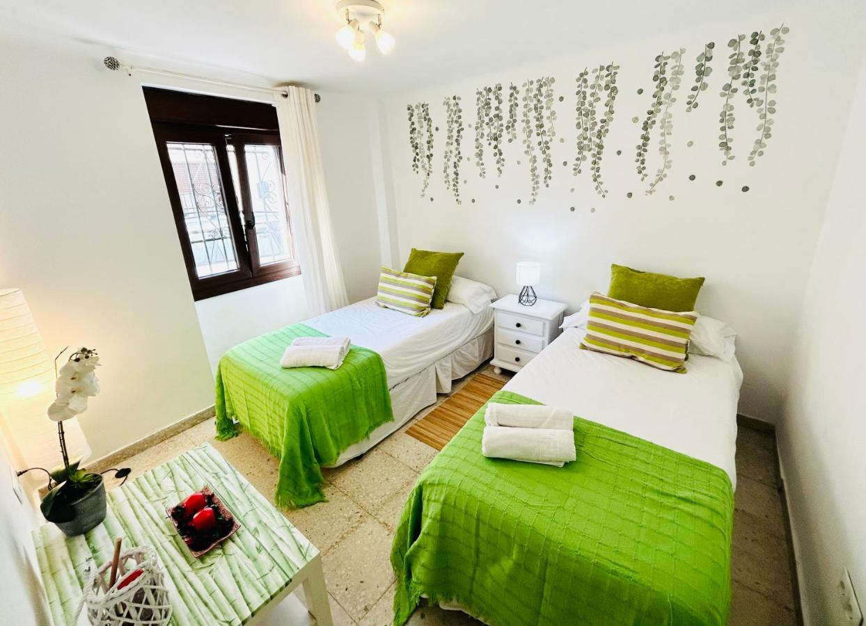 Cozy Town House With Terrace And Free Wifi Villa รอนดา ภายนอก รูปภาพ